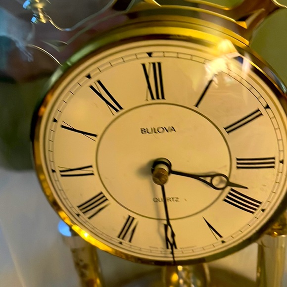 Bulova quartz - Picture 2 of 4